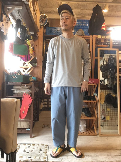 ※172㎝63㎏体型でサイズ「M」着用（Heather Grey）