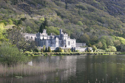 Kylemore Abbey, wunderschön am See gelegen