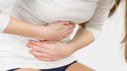 Die Colitis Ulcerosa ist eine chronisch entzündliche Erkrankung des Dickdarms, bei der die oberflächlichen Zellen der Schleimhaut des Dickdarms betroffen sind. Die Schleimhaut ist gleichmässig mit Geschwüren, den Ulzerationen, befallen.