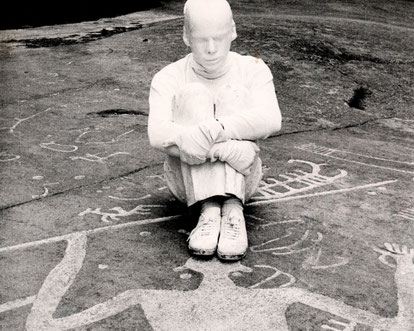 Günter M. Schirmer, bei Filmperformance auf Petroglyphen