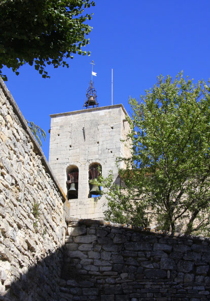 Bild: Kirchturm der romanischen Kirche in Murs, Vaucluse