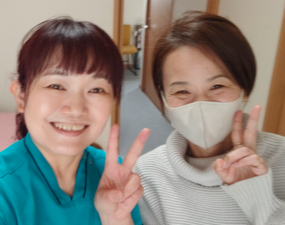 ほぼ毎日頭痛があり、月に何度も寝込んでいた彼女。大分県別府市にある頭痛専門治療院「大分別府 頭痛専門ここまろ調整院」の頭痛整体で偏頭痛が治り、毎月寝込まず、鎮痛薬に頼ることなく頭痛のない生活を送れるようになりました。