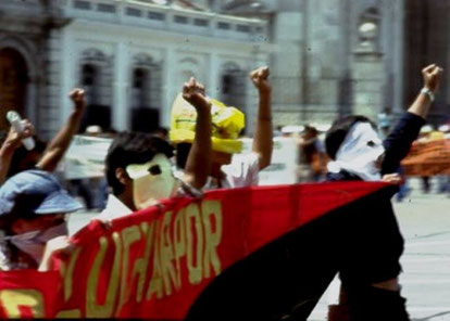 Guatemalas studerende har en lang tradition for radikal politisk aktivitet. Også i Guatemala går politikere og dødspatruljer ind for maskeringsforbud (kilde: leksikon org.)