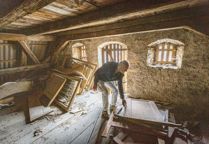 PERFECT SCENARIO – on the attic of an abandoned guesthouse in the bavarian village Markt Hohenburg