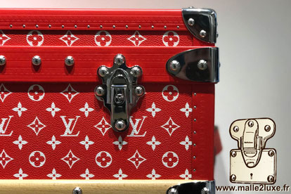 In 2017, the Louis Vuitton x Supreme collaboration will turn heads for a new generation and break auction room records. Trunk covered with the exclusive LV Supreme Monogram canvas, corners, lock, brass clasps treated with palladium.