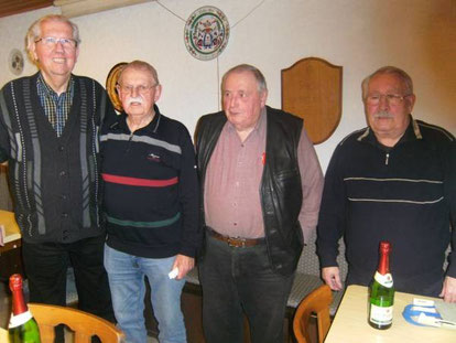 Unsere Skat-Helden: Charly Glorius, Turniersieger Horst Hosak, Arthur Littig und Adolf Rauch