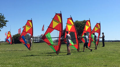 Windsurfen bei den Rügen Piraten - Beispielbild einer Trainingsform im Schnupperkurs
