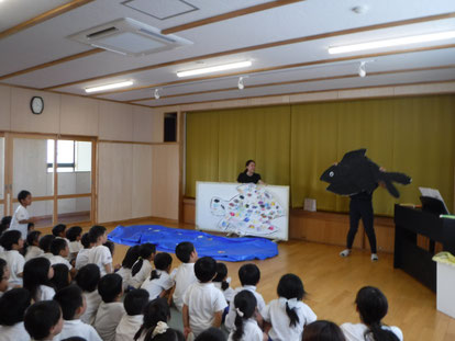 「出ていけ〜!!!」