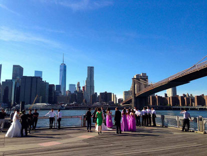 Brautfunger in New York - einheitliche Kleider