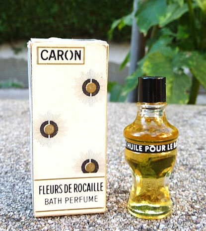 FLEURS DE ROCAILLE - HUILE DE BAIN PARFUMEE, PETITE AMPHORE AVEC ETIQUETTE CEINTUE