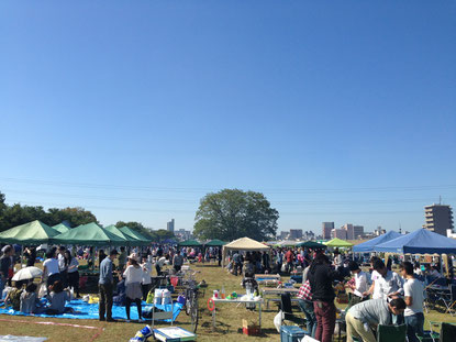 8月23日淀川河川敷へお酒の宅配