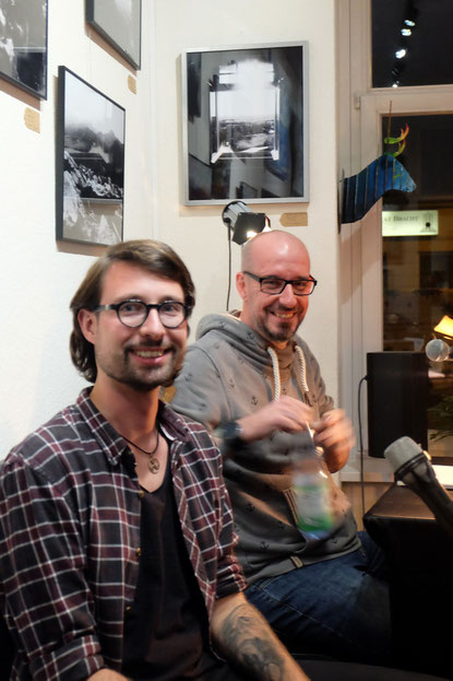 Markus Digwa und Toni Küttner bei ihrer Lesung auf der Galerie-Bühne
