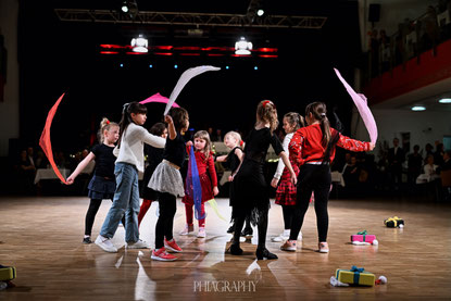 Beim Tüchertanz zeigen die kleinsten Orchideen ihr Können