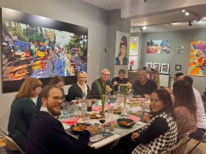 Das Kuratierte Dinner im raum für zeitgenössische kunst . laurentu feller in Nürnberg - Kunst und Kulinarik
