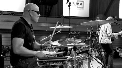 Partyband DESPERADO vor dem Zoo Gesellschaftshaus Frankfurt