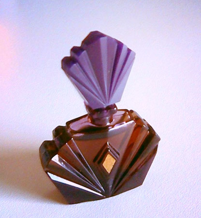 ELIZABETH TAYLOR'S - PASSION,  PARFUM 3 ML  : MINIATURE SEULE