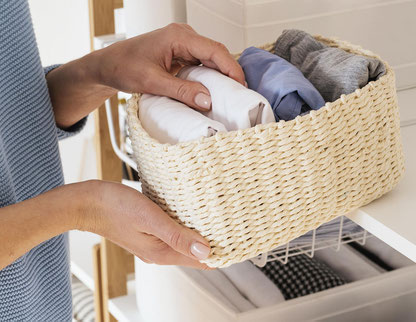 Kleiderschrank aufräumen mit Falttechnik