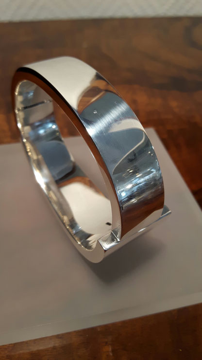 Armreif breit moderne Form