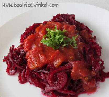 Beatrice Winkel - beetroot pasta with spicy tomato sauce