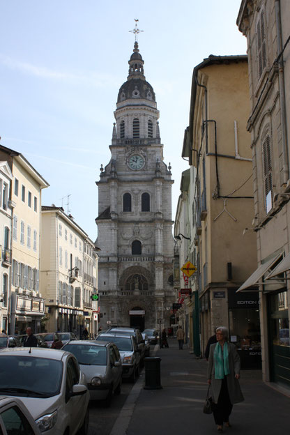 Bild: Glockenturm von Notre Dame in Bourg-en-Bresse, Frankreich