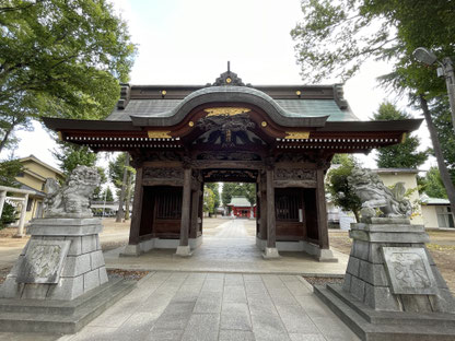 武蔵国一之宮・小野神社の随身門と狛犬(東京都多摩市)