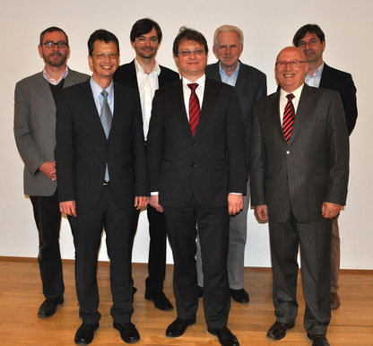 Vordere Reihe (v.l.n.r.): Jörg Logé, Torsten Kulke, Jürgen Borisch, Hintere Reihe (v.l.n.r.): Dr. phil. Stefan Hertzig, Robert Schillack, Dr. Manfred Mikut, Martin Trux