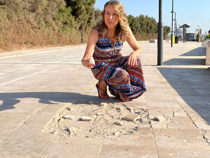 Julia Climent en el paseo marítimo de Pinedo