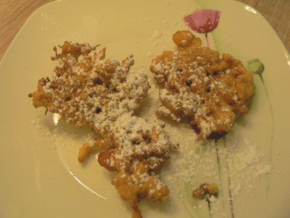 Hollerstrauben, Hollerküchle, Holler, Holunder gebacken