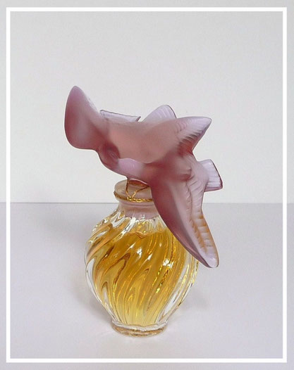 L Air Du Temps Flacons Collectionsautourduparfum Par Annick Augu