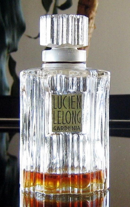 LUCIEN LELONG - GARDENIA : FLACON EN CRISTAL IDENTIQUE A CELUI DE LA PHOTO PRECEDENTE : PARFUM GARDENIA, FLACON LALIQUE