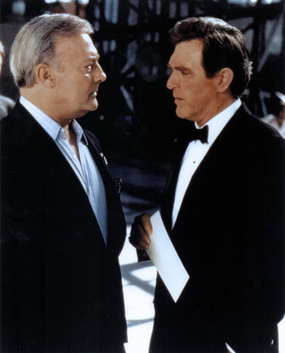 Edward Woodward as Robert McCall and Robert Lansing as Control in The Equalizer