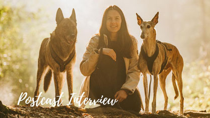 Lucky Soul: Manuela Peter mit zwei Hunden