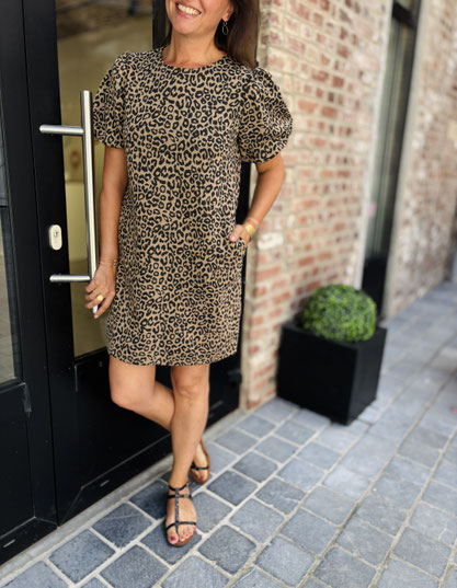 VETEMENT FEMME ROBE TTESHIRT LÉOPARD CHARIOR