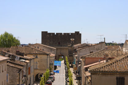 Bild: Blick von der Stadtmauer in die Altstadt in Aigues-Mortes 