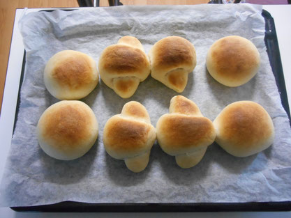 じゃがいもパンとロールパン