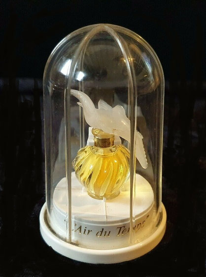 L'AIR DU TEMPS - FLACON VENTRU, SOUS GLOBE PLEXIGLASS : PARFUM  3 ML