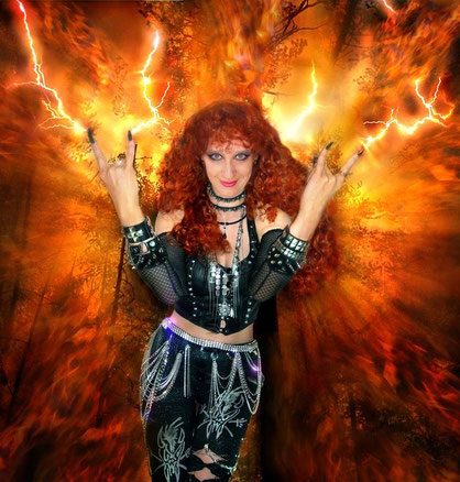 Heavy Metal fashion - Sofia Metal Queen (red pic)