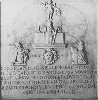 Bastia - Chapelle du Saint-Nom-de-Marie - Plaque en marbre commémorative de la fondation de la chapelle San Biaggio en 1645 par le capitaine Anton Paolo Casanova (Cliché Monuments historiques)