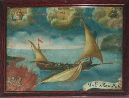 Sur cet ex voto, on distingue la Vierge et l'Enfant et saint Antoine de Padoue ; au centre la croix. En bas à gauche, les Ames du Purgatoire.