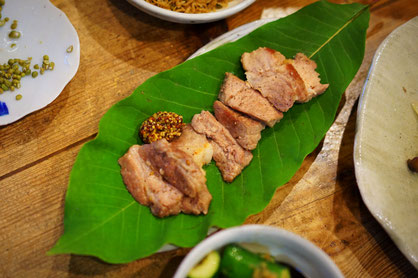 仲本律子　R工房　茨城県笠間市　女性陶芸家　ブログ　土鍋　豚肉　朴葉　平土鍋