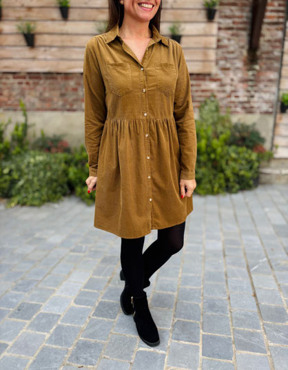 VETEMENT FEMME ROBE VELOURS CAMEL IN APRIL 1986