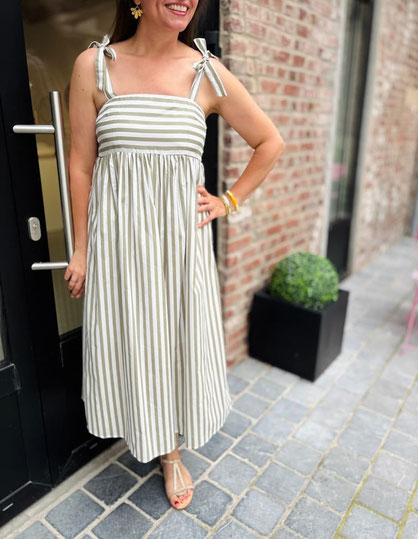 VETEMENT FEMME ROBE LARGES RAYURES À BRETELLES IN APRIL 1986