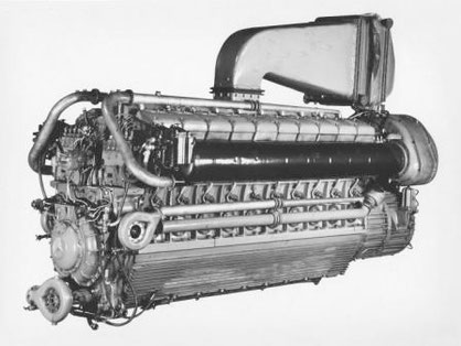 Daimler Benz MB 518 20-Zylinder-V-Dieselmotor mit Aufladung 3000 PS - Foto: Archiv David Mills