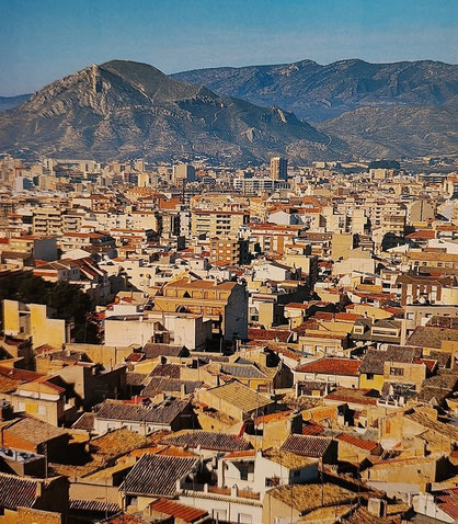 Elda en la época imperial romana, en el Itinerario de Antonino se hace referencia a una desviación de la Vía Augusta entre Ad Turres y Aspis con el nombre de ad Ello, una población cuyo topónimo podría ser Ellum.