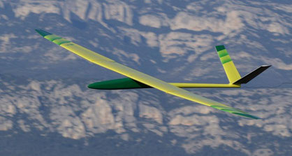 planeur radiocommandé Miraj Aeromod jaune et vert, en vol, sur fond de montagne