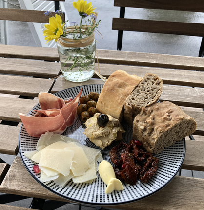 leckeres und gesundes Frühstück im Cafe Karamell in Friedrichshafen ist ein energetischer Start in den Tag.