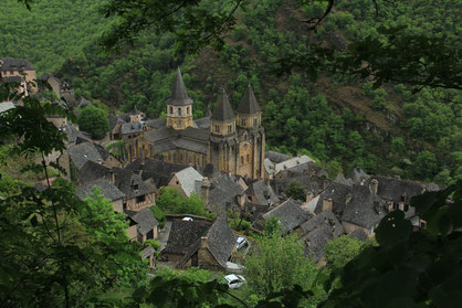 Abbatiale de Conques près du gîte du Clos de Servoline