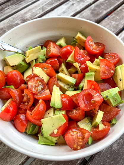 Tomate-Avocado-Salat