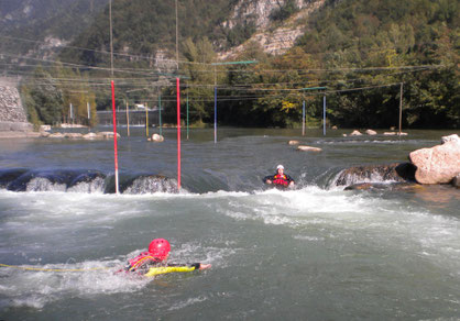 Squadra Salvamento fluviale-esercitazione"recupero uomo caduto in fiume in piena"