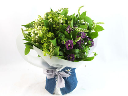 花瓶付きラグジュアリーアレンジメント ホワイトローズとアネモネの